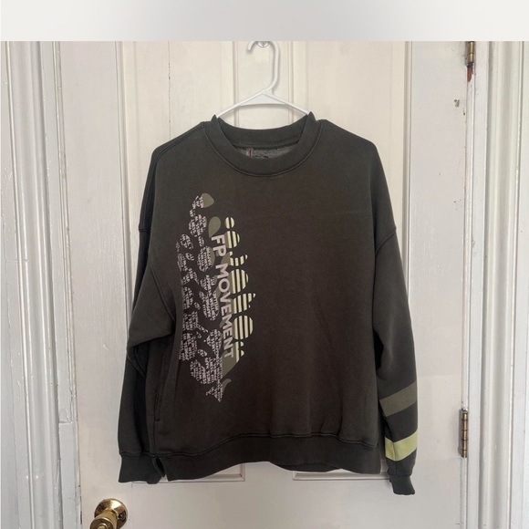 Free people Movement All Star Logo Pullover Size small NWOT oversized - Picture 4 of 8